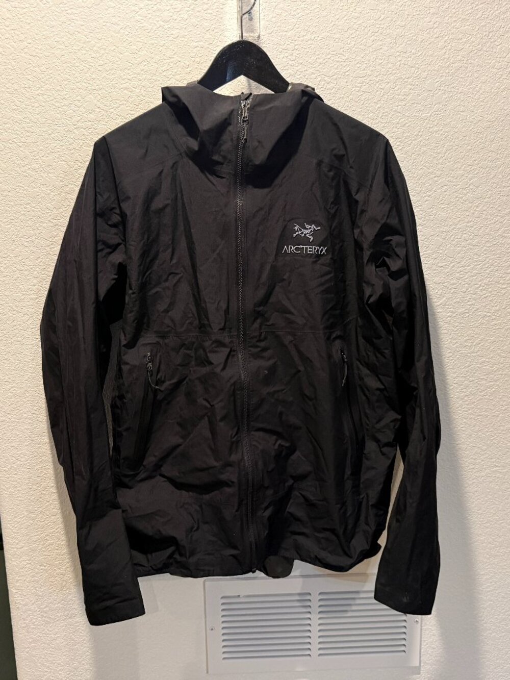 Arc'teryx - Rain Jacket/Windbreaker - Size Large